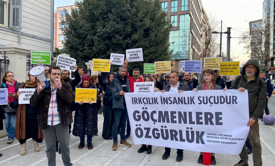 (Video) Kadıköy’de göçmenlerle dayanışma açıklaması