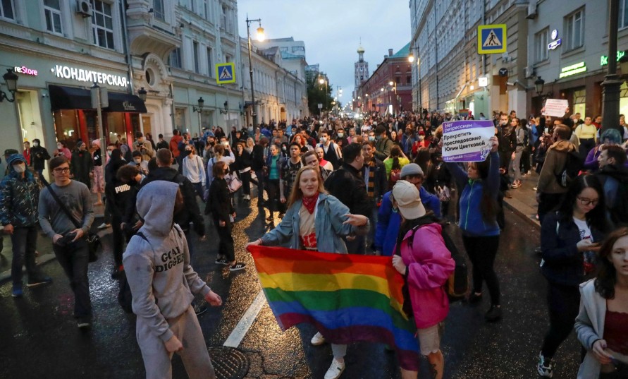 Otoriter Putin rejimi LGBTİ+ hareketi 'aşırılıkçı örgüt' diyerek yasakladı