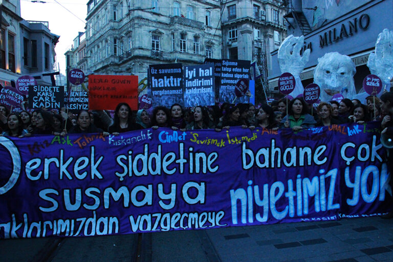 25_kasim_istiklal_Caddesi_manset_25kasim2018-15