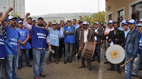bursada_2_fabrikada_sisecam_iscileri_greve_basladi