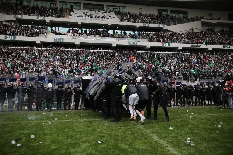 bursaspor-amedspor-maci-sonrasi-darp-iddialarina-sorusturma-1678039504-689-x750