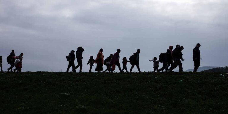 refugees_jazbec_som_3@2x