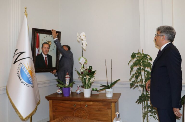 van-erdogan-kayyum-1