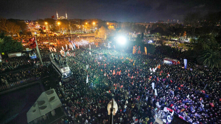 sarachanede-ucuncu-bulusma-ozgur-ozel-buraya-miting-yapmaya-degil-sonuc-almaya-geliyoruz-66kb