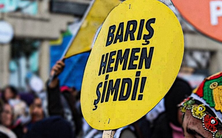 silahlarin-susmasi-ve-bir-baris-ve-demokrasi-sureci-baslamasi-cagrisina-1043-imza-1