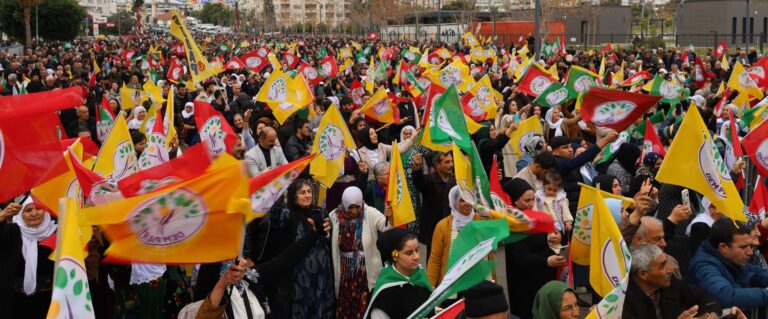 DEM-parti-mersin-miting-ozgurluk-ve-baris03-scaled (1)