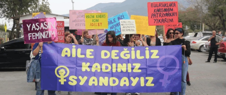 fethiyede-kadinlar-25-kasim-icin-meydana-indi-katillerden-hesabi-kadinlar-soracak-2