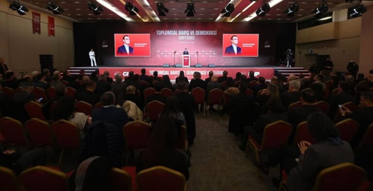 Genel Merkezimizin düzenlediği Toplumsal Barış ve Demokrasi Konferansı’mızda Türkiye’yi birleşti