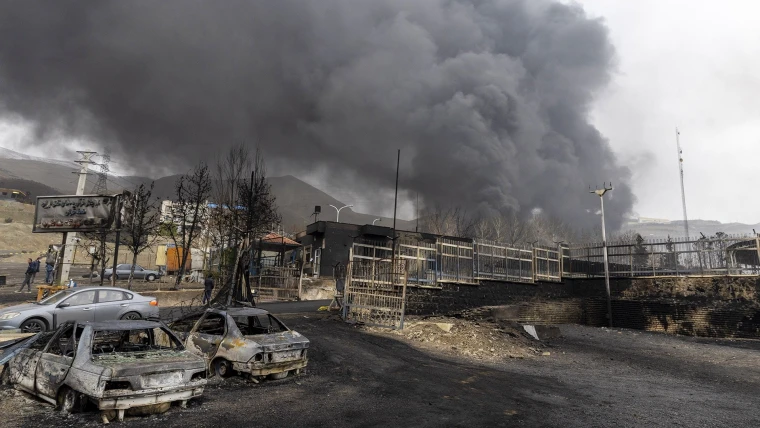 1773058976947_tdy_news_8a_simmons_iran_oil_facilities_260309_1920x1080-9agasr