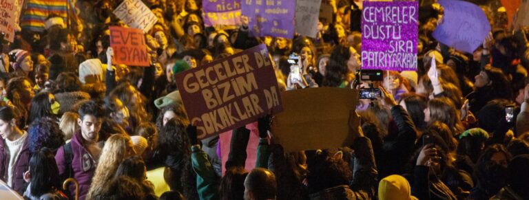 8martgeceyürüyüşü6-scaled