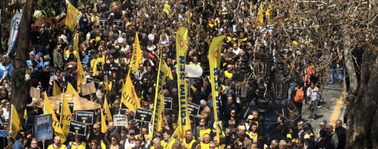 sendikalardan-grev-karari-okul-saldirilarinin-ardindan-egitimciler-tum-turkiyede-sokaga-cikti-cbaq