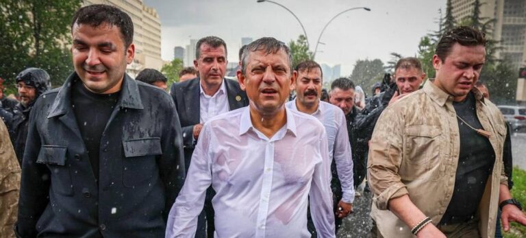 chp-lideri-ozel-meclise-yurudu-sandik-gelecek-butlan-gidecek