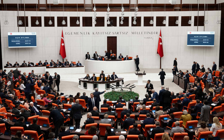 tbmmde-cerceve-yasa-oylamasi-kim-evet-kim-hayir-dedi-1